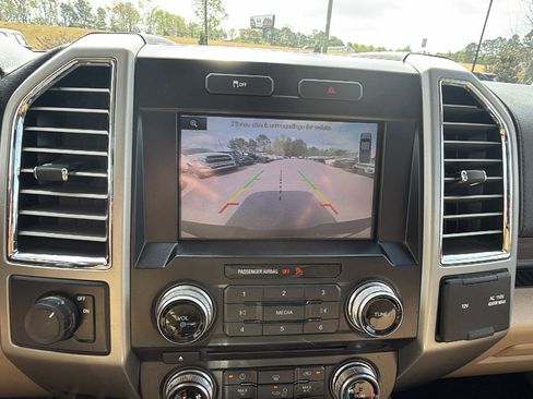 Used 2015 Ford F150 Lariat w/ Equipment Group 502A Luxury image 33