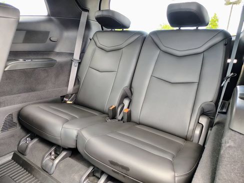Used 2024 Cadillac XT6 Premium Luxury w/ LPO, Floor Liner Package AWD/4WD image 39