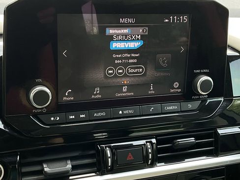 Used 2022 Nissan Pathfinder SV image 31