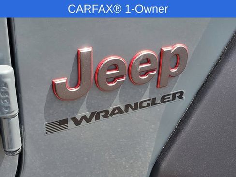 Used 2024 Jeep Wrangler Unlimited Rubicon AWD/4WD image 8