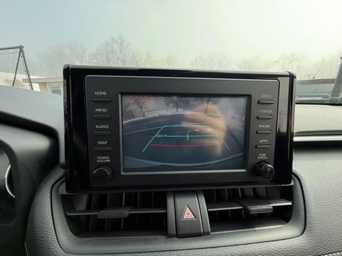 Used 2019 Toyota RAV4 LE image 26