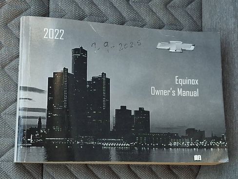 Used 2022 Chevrolet Equinox LS image 24
