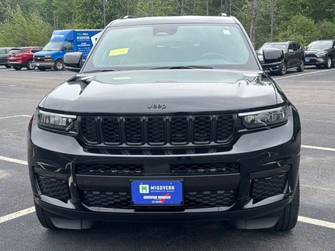 Used 2023 Jeep Grand Cherokee L Laredo AWD/4WD image 2