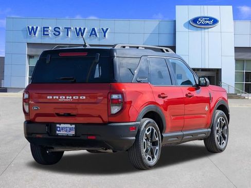 Used 2024 Ford Bronco Sport Outer Banks w/ Tech Package image 3