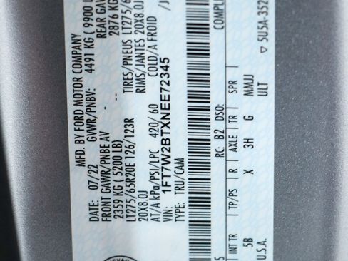 Used 2022 Ford F250 Lariat w/ Black Appearance Package image 33