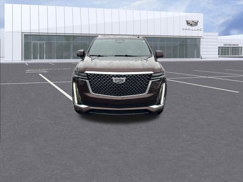 Used 2023 Cadillac Escalade Premium Luxury w/ Performance Package image 10