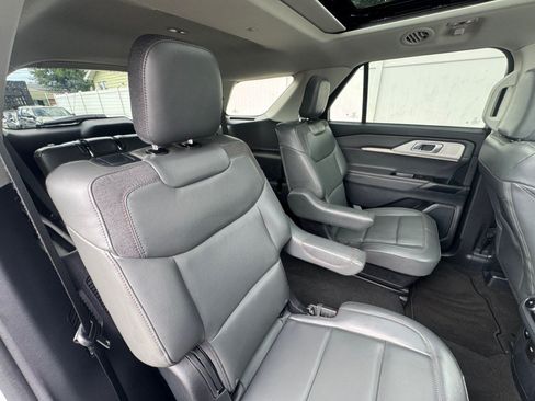 Used 2025 Ford Explorer Active w/ Active Comfort Package AWD/4WD image 37