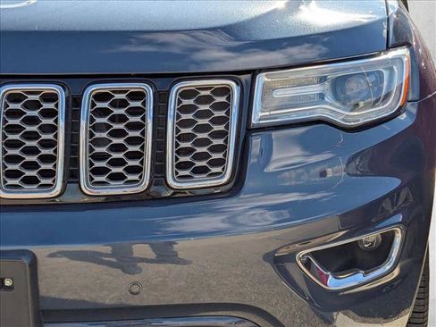 Used 2020 Jeep Grand Cherokee Overland image 25