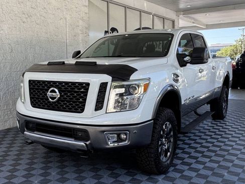 Used 2016 Nissan Titan PRO-4X AWD/4WD image 3