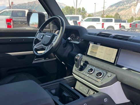 Used 2023 Land Rover Defender 90 X-Dynamic SE AWD/4WD image 17