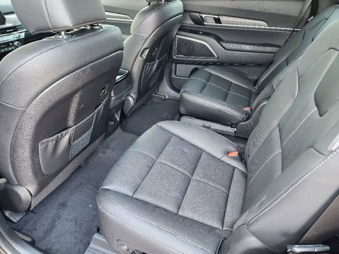 New 2025 Kia Telluride EX w/ EX Captain's Chair Package image 19