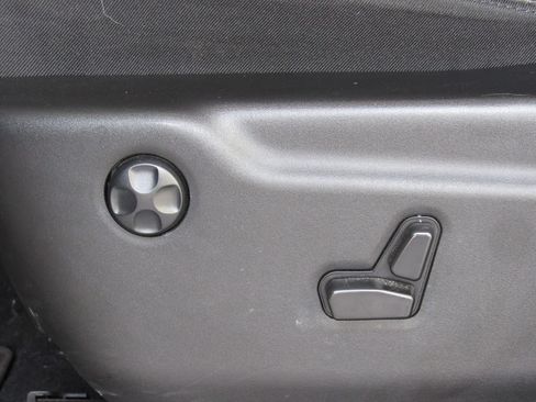 Used 2021 Jeep Grand Cherokee Laredo X AWD/4WD image 12