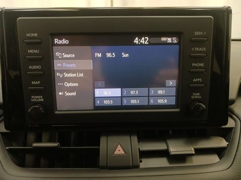 Used 2019 Toyota RAV4 LE image 20