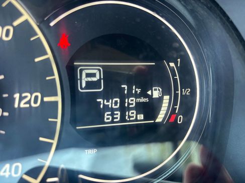 Used 2015 Nissan Versa Note SV FWD image 12