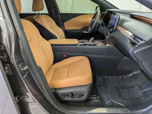 Used 2024 Lexus RX 350 Premium w/ Convenience Package image 34