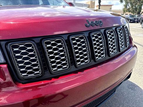 Used 2020 Jeep Grand Cherokee Altitude AWD/4WD image 32