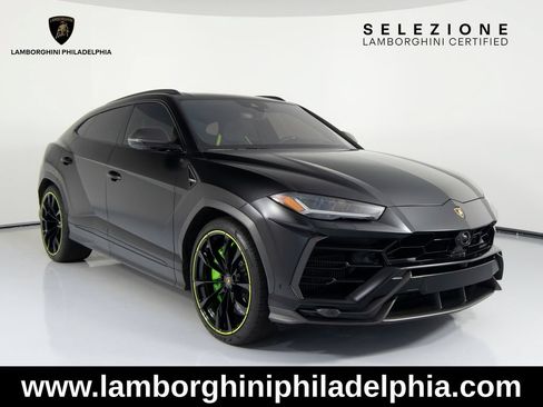 Used 2022 Lamborghini Urus AWD/4WD image 3