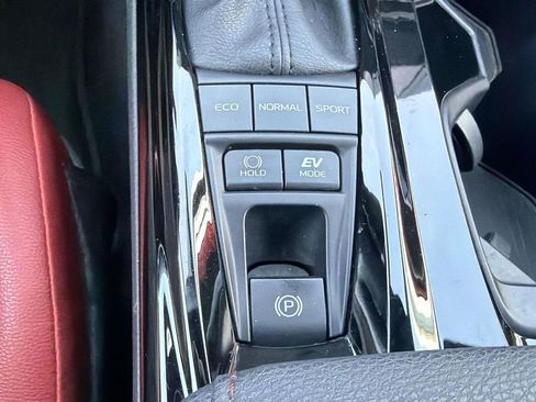 Used 2025 Toyota Camry XSE FWD image 21