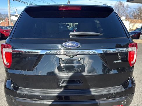 Used 2018 Ford Explorer XLT AWD/4WD image 6
