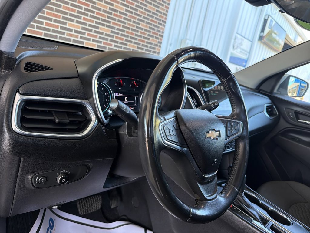 Used 2018 Chevrolet Equinox LT w/ Sun & Infotainment Package FWD image 10