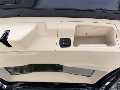 Used 2021 GMC Acadia Denali w/ Denali Ultimate Package AWD/4WD image 26