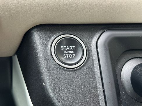 Used 2021 Land Rover Defender 90 First Edition image 34