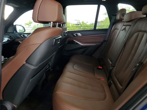 Used 2021 BMW X5 xDrive40i w/ Premium Package AWD/4WD image 9