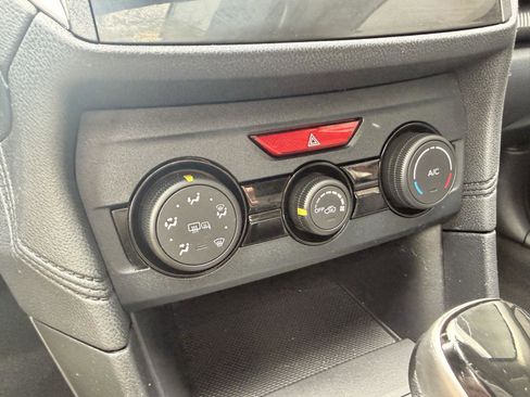 Used 2019 Subaru Crosstrek 2.0i Premium image 21