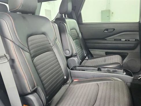 Used 2025 Nissan Pathfinder Rock Creek image 27