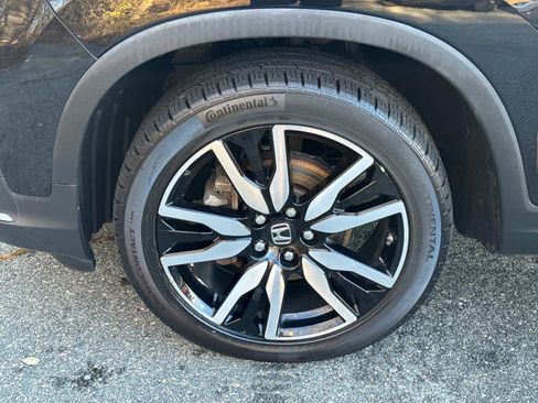 Used 2021 Honda Pilot Touring image 11