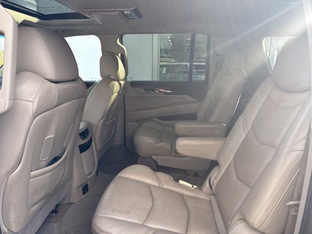 Used 2019 Cadillac Escalade ESV Premium Luxury AWD/4WD image 18