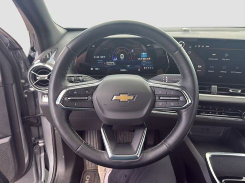 Used 2025 Chevrolet Equinox LT FWD image 10