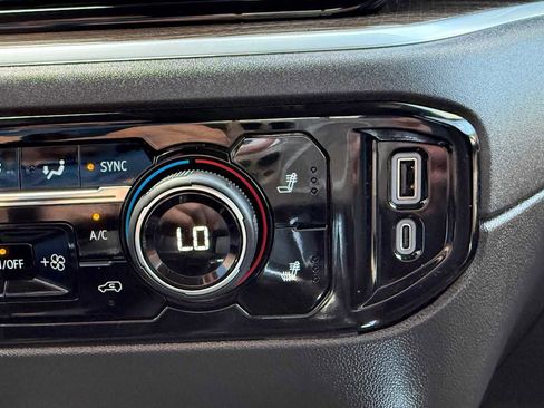 Used 2025 Chevrolet Silverado 1500 LT Trail Boss w/ Convenience Package II AWD/4WD image 23