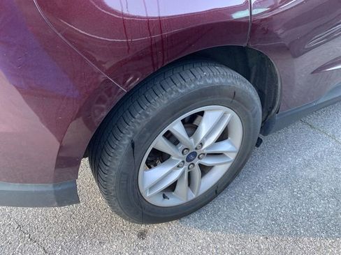 Used 2018 Ford Edge SEL w/ Equipment Group 201A AWD/4WD image 8