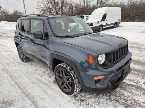 Used 2021 Jeep Renegade Latitude w/ Sun & Sound Group image 3
