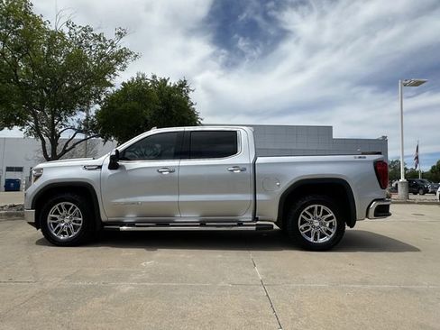 Used 2022 GMC Sierra 1500 SLT AWD/4WD image 2
