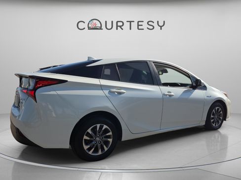 Used 2019 Toyota Prius L Eco image 6