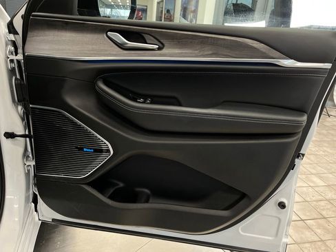 Used 2022 Jeep Grand Cherokee L Overland image 36