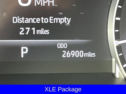 Used 2023 Toyota Highlander XLE AWD/4WD image 2