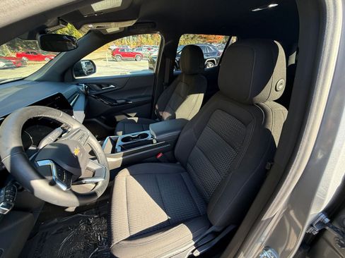 Used 2025 Chevrolet Equinox LT image 27