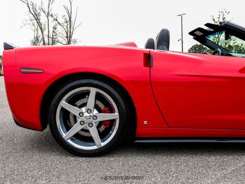 Used 2005 Chevrolet Corvette Convertible w/ Preferred Equipment Group image 10
