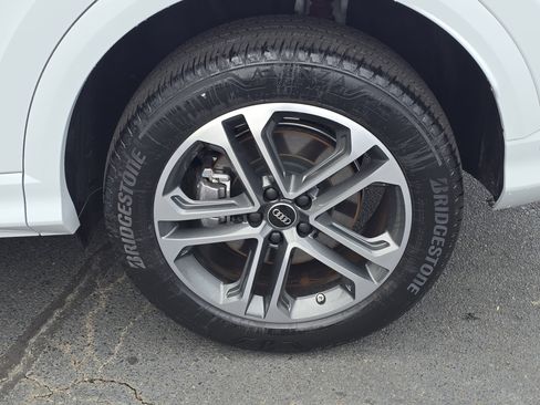 New 2025 Audi Q5 Premium image 33