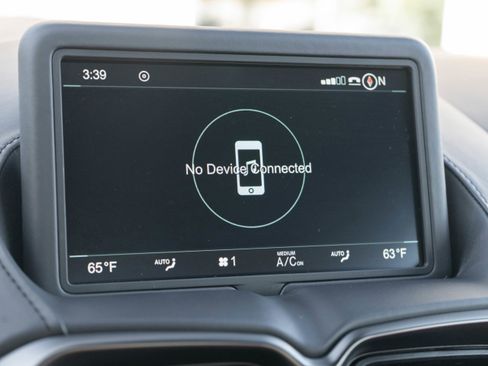 Used 2023 Aston Martin V8 Vantage Coupe image 20