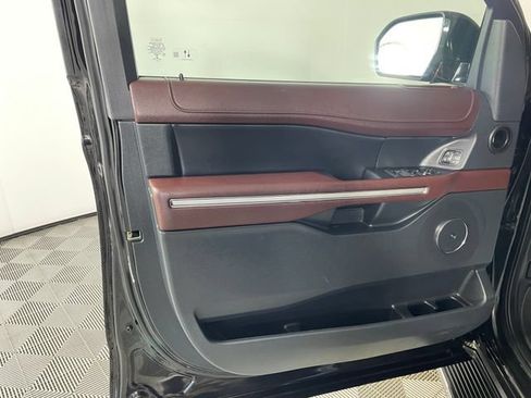 Used 2022 Ford Expedition Max Limited AWD/4WD image 17