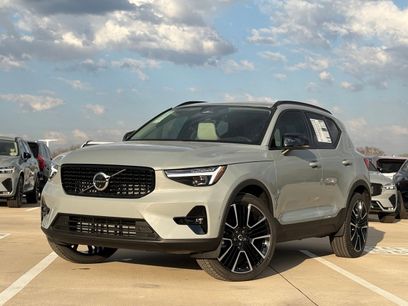 New 2026 Volvo XC40 B5 Plus w/ Protection Package Premier