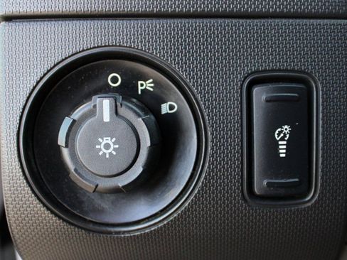 Used 2015 Ford F550 2WD Regular Cab Super Duty image 23