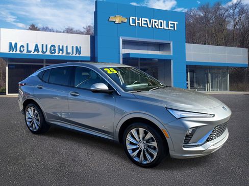 Certified 2025 Buick Envista Avenir image 4