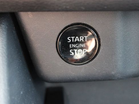 Used 2024 Nissan Rogue SV AWD/4WD image 40