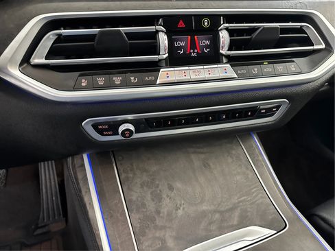 Used 2020 BMW X7 xDrive40i w/ Premium Package image 38