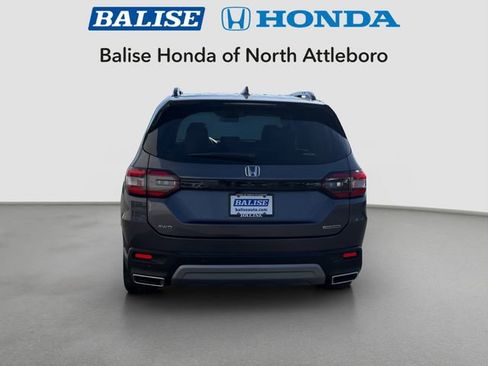 Used 2023 Honda Pilot Touring image 8